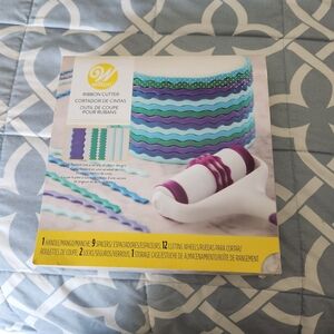 Wilton Ribbon Cutter with Purple and Teal Wheels